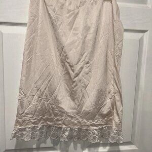 Vintage Movie Star Women’s Slip With Lace Detail Made In USA Size Large